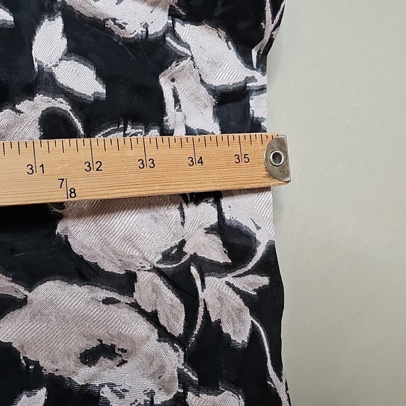 NWT Tommy Hilfiger 6 Black and Ivory Rose Floral Jacquard Cocktail Dress V Neck‎ - Picture 7 of 9